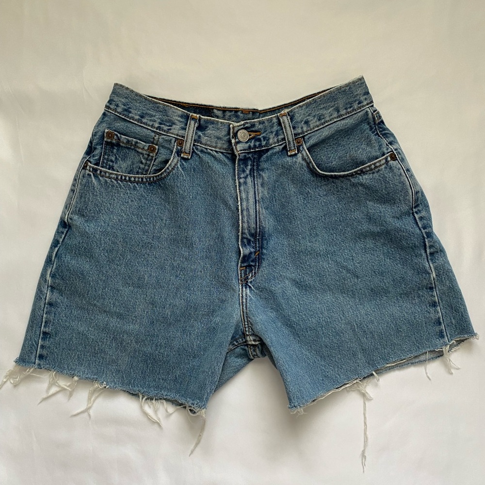Levi’s 560 high waisted cutoffs